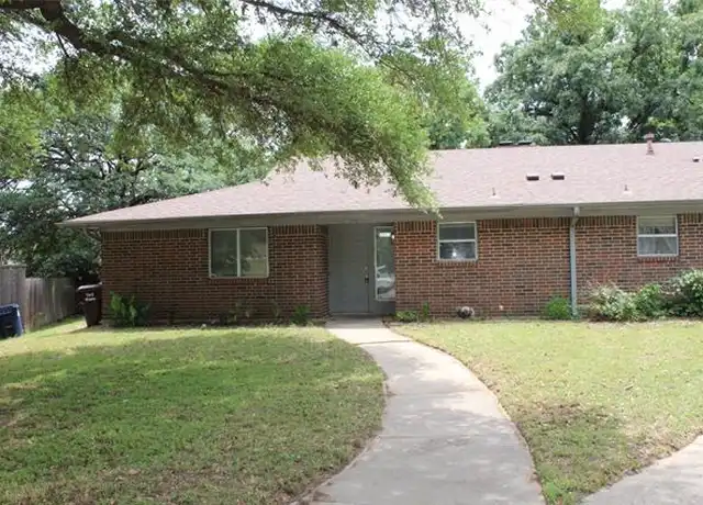 Property at 2205 Canterbury Ct, Denton, TX, 76205, 3 beds, 2 baths, [object Object]