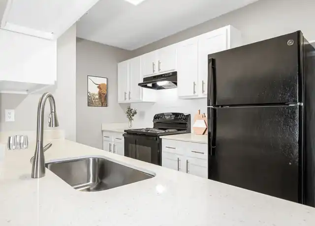 Property at Leander - 5707 Bellaire Dr S, Benbrook, TX, 76109, 1-2 bed, 1-2 bath, [object Object]