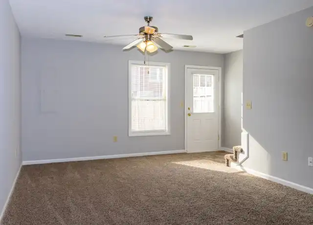 Property at 305 Atrium Pl, Winchester, KY, 40391, 2 beds, 1.5 baths, [object Object]