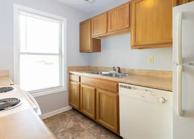 Property at 305 Atrium Pl, Winchester, KY, 40391, 2 beds, 1.5 baths, [object Object]