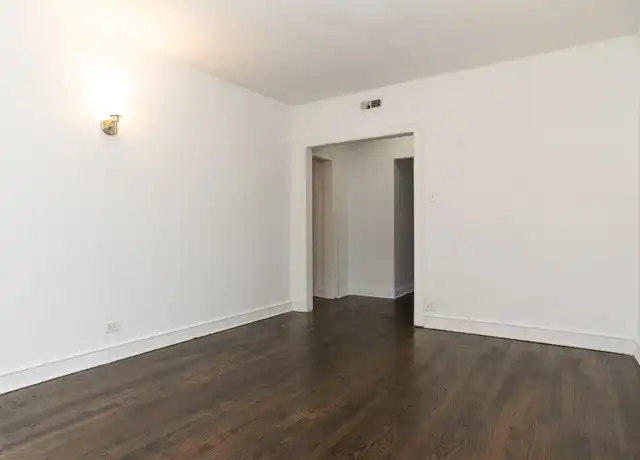 Property at 3249 N Damen Ave, Chicago, IL, 60618, 3 beds, 1 bath, [object Object]