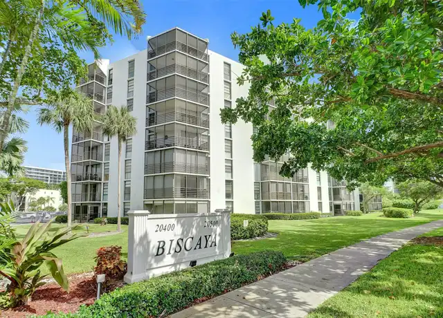 Property at 20400 W Country Club Dr #118, Aventura, FL, 33180, 2 beds, 2 baths, [object Object]