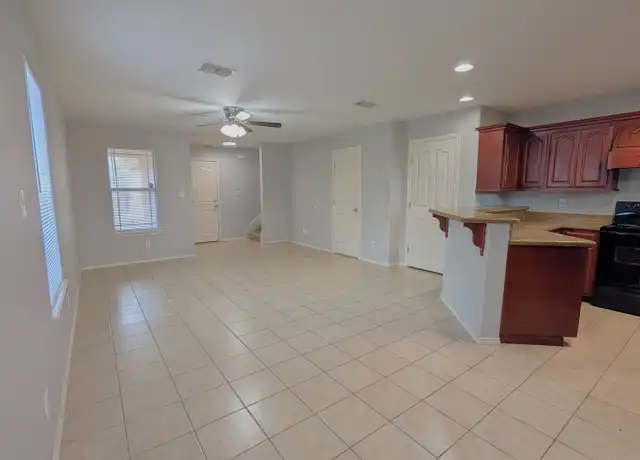 Property at 501 Arroyo Vista Ct Unit 4, Harlingen, TX, 78550, 3 beds, 2.5 baths, [object Object]