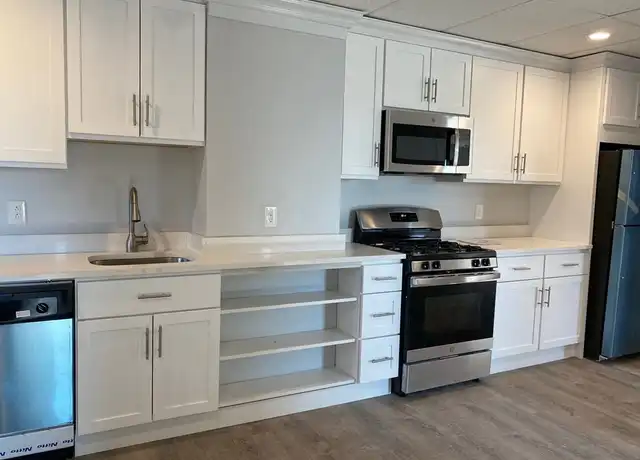Property at 94 Irving St Unit 3, Everett, MA, 02149, 3 beds, 1 bath, [object Object]
