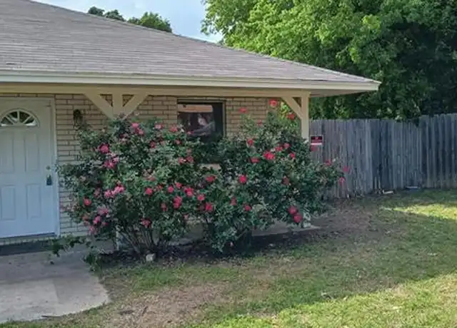Property at 819 Carmen Ct, Sanger, TX, 76266, 3 beds, 1.5 baths, [object Object]