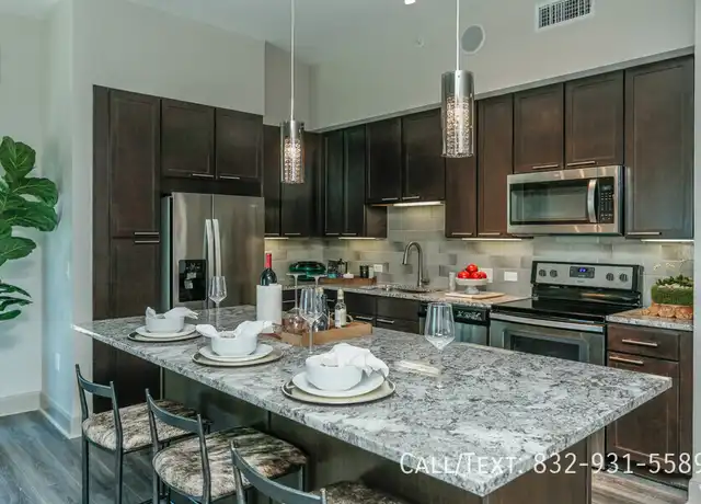 Property at 913 Piney Point Rd Unit MC2, Houston, TX, 77024, 2 beds, 2 baths, [object Object]