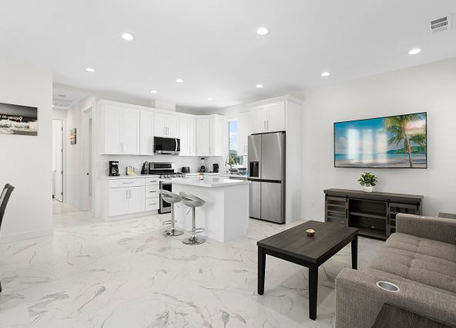Photo of 119 S Rios Ave, Solana Beach, CA 92075