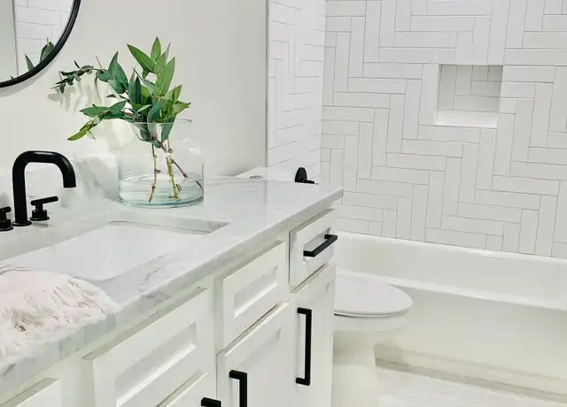 Property at 6011 Danbury Ln #205, Dallas, TX, 75206, 2 beds, 2 baths, [object Object]