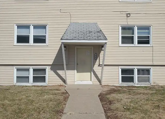 Property at 628 W 63rd St Unit 4, Davenport, IA, 52806, 2 beds, 1 bath, [object Object]