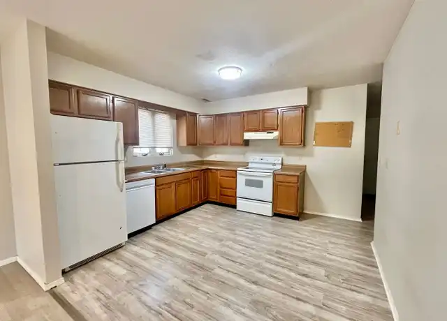 Property at 708 Douglas St Unit 1, Bloomington, IL, 61701, 2 beds, 1 bath, [object Object]