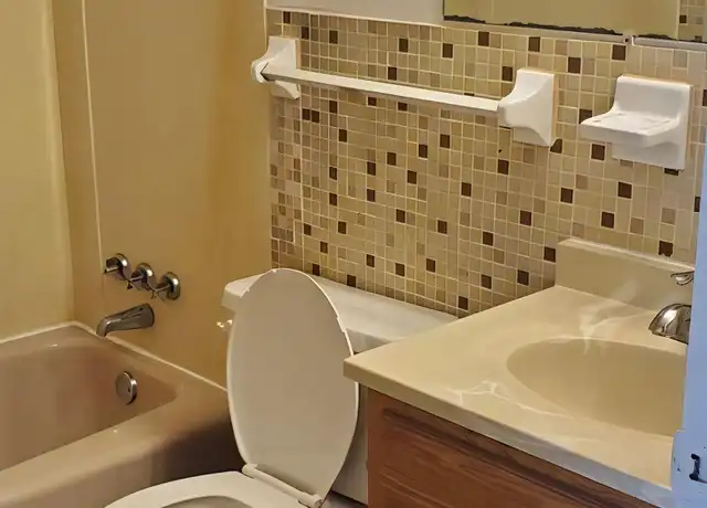 Property at 5226 Lemay Ferry Rd Unit 05224-4, St. Louis, MO, 63129, 2 beds, 1 bath, [object Object]