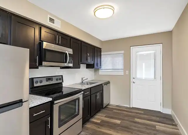 Property at Nine-4-Nine Apts - 949 Fortwood St, Chattanooga, TN, 37403, 1-2 bed, 1 bath, [object Object]