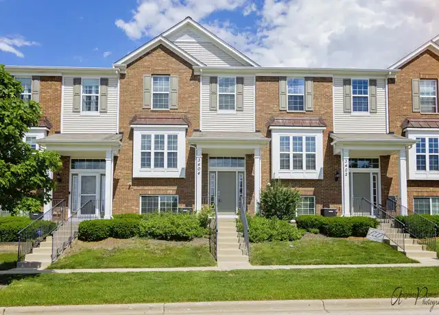 Property at 3404 Neubauer Cir, Lindenhurst, IL, 60046, 3 beds, 2.5 baths, [object Object]