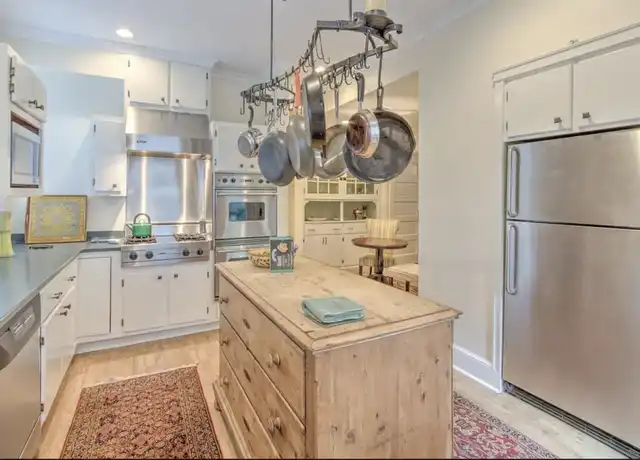 Property at 1515 Goodbar Ave, Memphis, TN, 38104, 5 beds, 3.5 baths, [object Object]