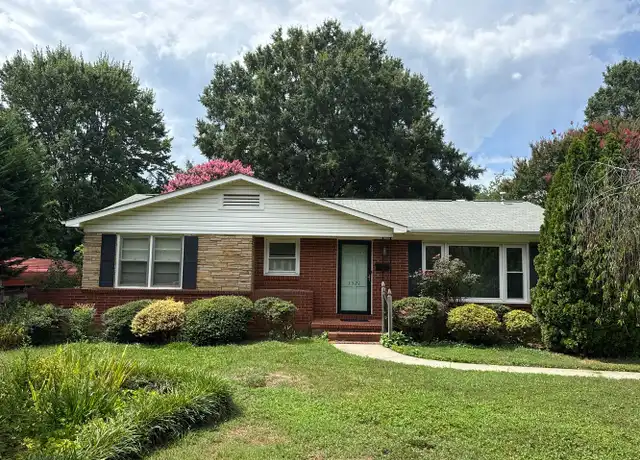 Property at 1521 Woodhill Ln, Charlotte, NC, 28205, 3 beds, 1 bath, [object Object]