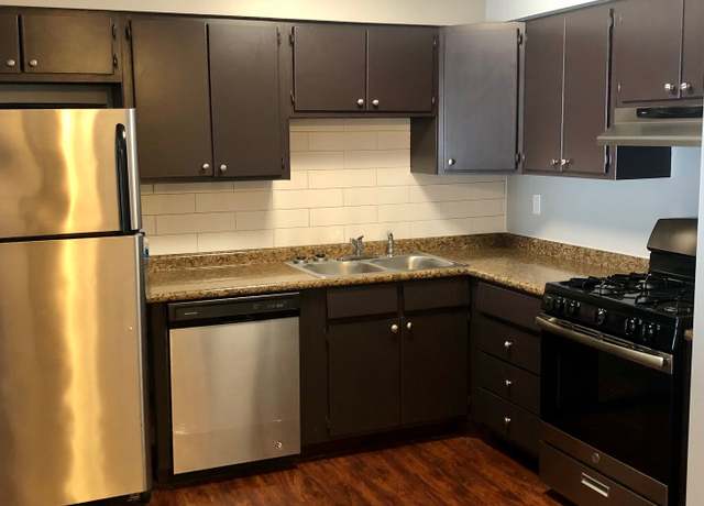 Photo of 100 Sunset Dr #204, Cary, IL 60013