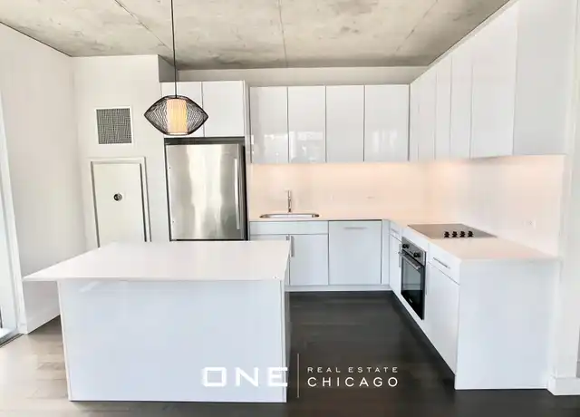 Property at 232 W Illinois St Unit 4, Chicago, IL, 60654, 2 beds, 2 baths, [object Object]