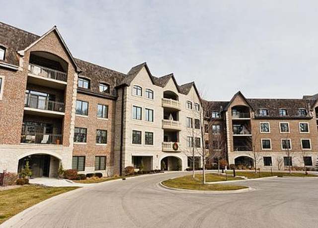 Photo of 1800 Amberley Ct #301, Lake Forest, IL 60045