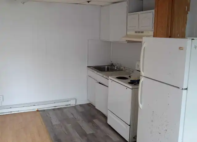 Property at 221 Pine St, Nanticoke, PA, 18634, 1 bed, 1 bath, [object Object]