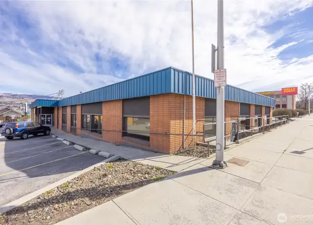 Property at 325 S Chelan Ave Unit A, Wenatchee, WA, 98801, 0 beds, 2 baths, [object Object]