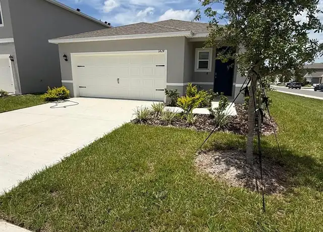Property at 1424 Cumberland Ave, Davenport, FL, 33837, 4 beds, 2 baths, [object Object]