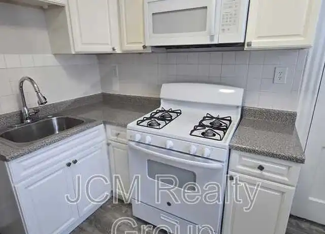 Property at 30 Harwood St Unit 12, Lynn, MA, 01902, 1 bed, 1 bath, [object Object]