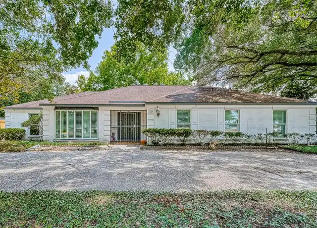 Property at 5319 S Braeswood Blvd, Houston, TX, 77096, 4 beds, 3.5 baths, [object Object]