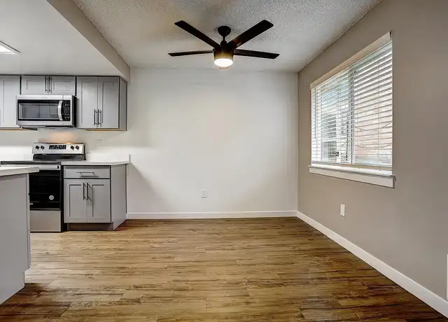 Property at Sunset East Apartments - 4400 NE Sunset Blvd, Renton, WA, 98059, 2 beds, 1 bath, [object Object]