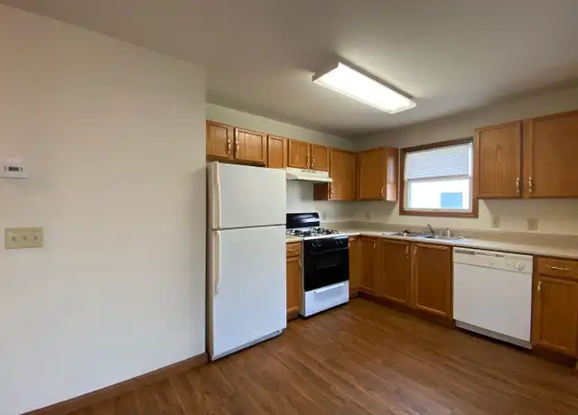 Property at 218 Stonewall Ct Apt 2, Nappanee, IN, 46550, 2 beds, 1 bath, [object Object]