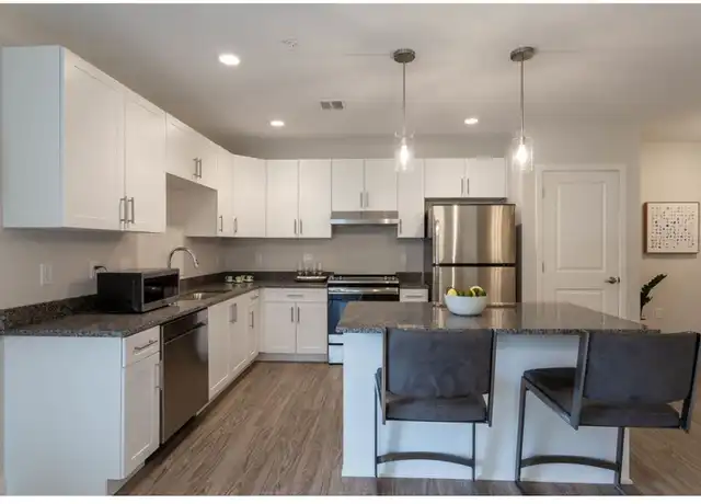 Property at 2 Trail Run Unit 1101, Vernon, CT, 06066, 1 bed, 1 bath, [object Object]