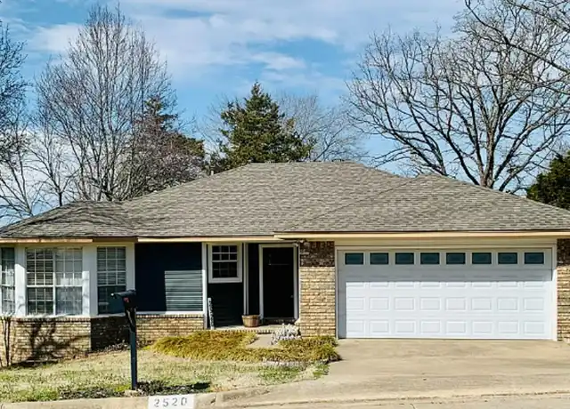 Property at 2520 N Hampton Ct, Fayetteville, AR, 72703, 3 beds, 2 baths, [object Object]