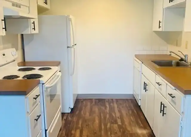 Property at Sunrise Villas Apartments - 200 S Union St, Kennewick, WA, 99336, 2 beds, 1 bath, [object Object]
