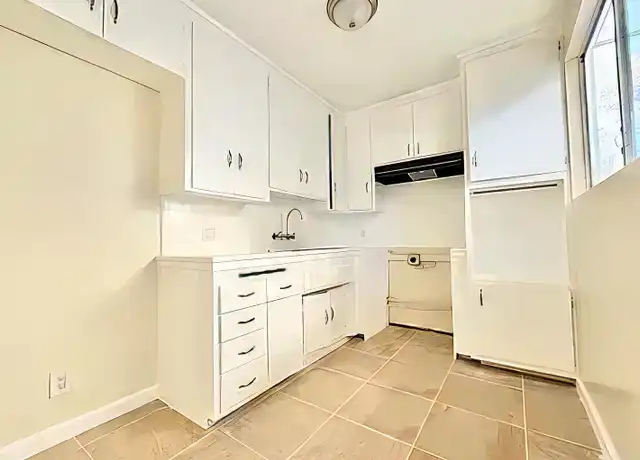 Property at 135 N Hillcrest Blvd Unit 3, Inglewood, CA, 90301, 1 bed, 1 bath, [object Object]