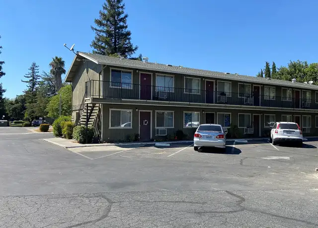 Photo of 404 W Cross St, Woodland, CA 95695