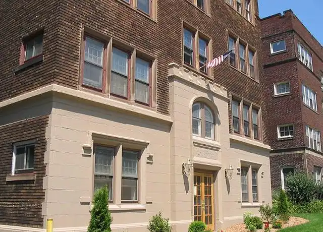 Property at 12471 Cedar Rd Unit 301, Cleveland Heights, OH, 44106, 1 bed, 1 bath, [object Object]