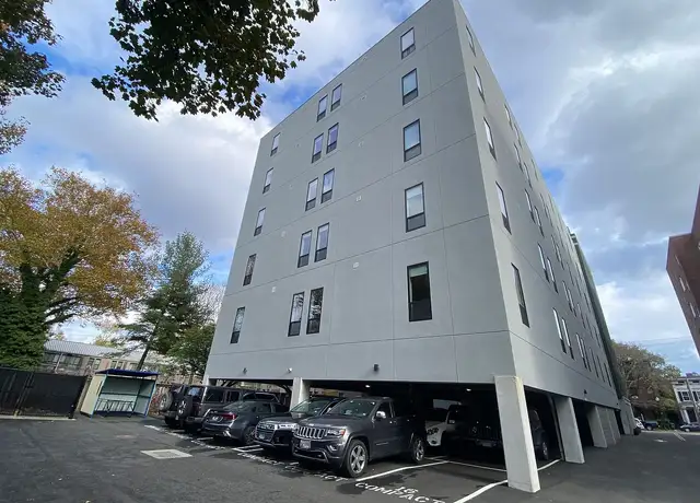 Photo of 104 Howe St, New Haven, CT 06511