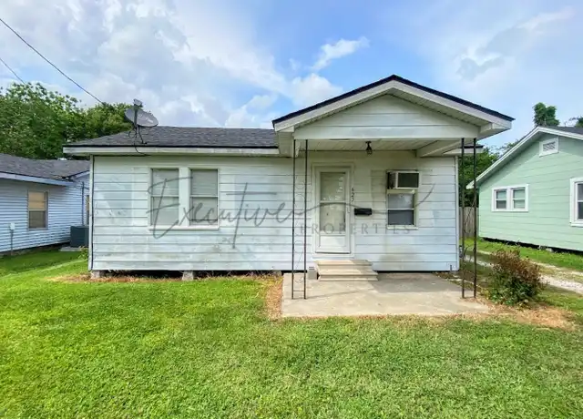 Property at 627 Falls St, Lake Charles, LA, 70601, 2 beds, 1.5 baths, [object Object]
