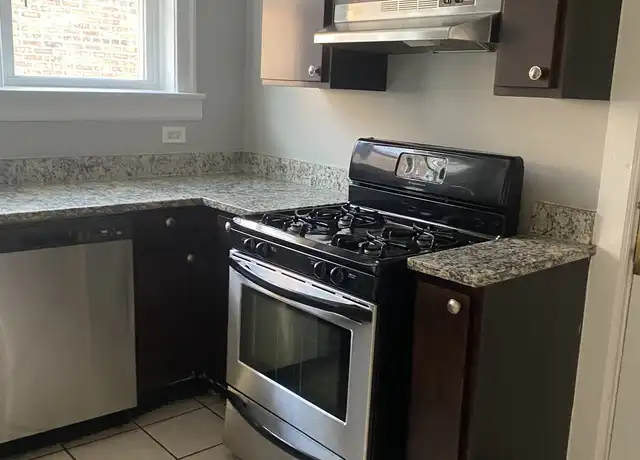 Property at 8000 S Champlain Ave Unit 3, Chicago, IL, 60619, 3 beds, 1 bath, [object Object]