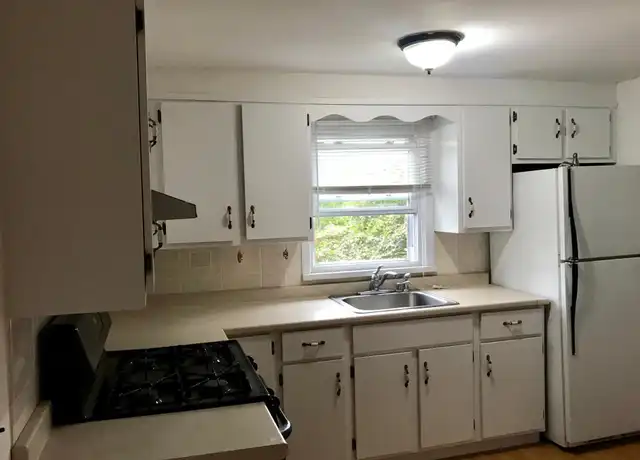 Property at 21 Bar Beach Rd, Port Washington, NY, 11050, 2 beds, 1 bath, [object Object]