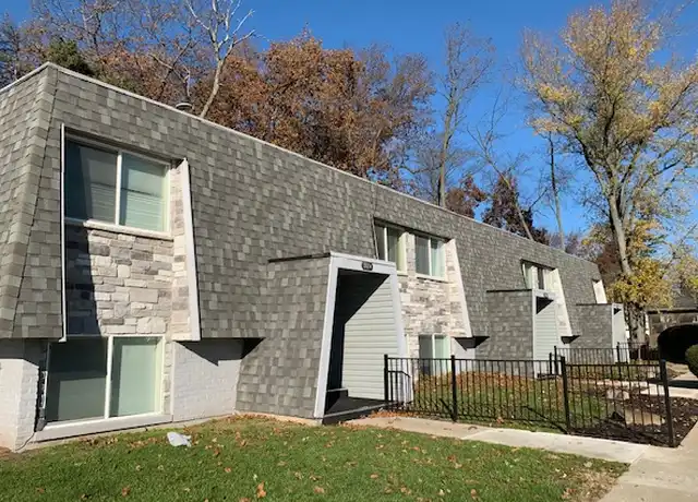 Property at 1105 Evans Ave Unit 3C, Valparaiso, IN, 46383, 1 bed, 1 bath, [object Object]