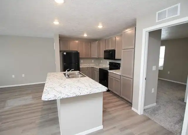 Property at Vineyard Heights - 6101 S Vineyard Ave, Sioux Falls, SD, 57108, 1-3 bed, 1-2 bath, [object Object]