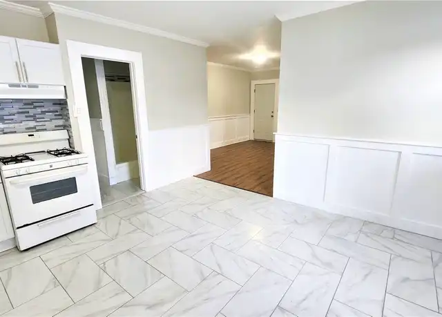 Property at 1514 Pembroke St Unit 2R, Bridgeport, CT, 06608, 3 beds, 1 bath, [object Object]