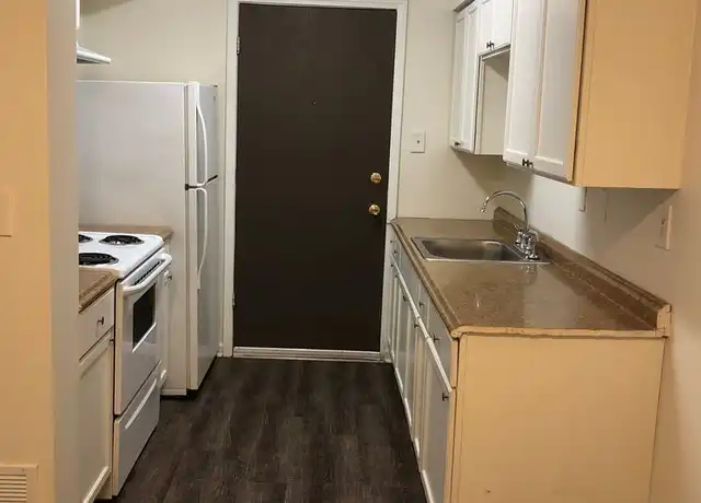 Property at 2737 Brownsboro Rd Unit 2739-8, Louisville, KY, 40206, 1 bed, 1 bath, [object Object]