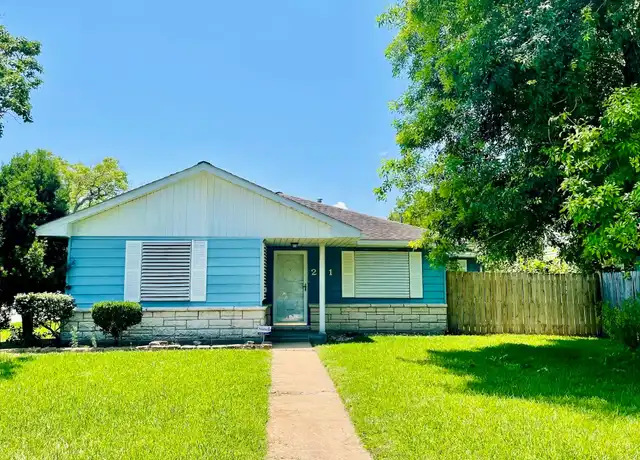 Property at 201 14th Ave N, Texas City, TX, 77590, 3 beds, 2 baths, [object Object]
