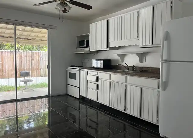 Property at 5627 Sheridan St, Hollywood, FL, 33021, 2 beds, 1 bath, [object Object]