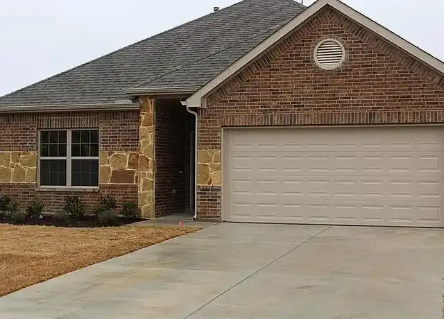 Property at 621 Redwood Dr, Greenville, TX, 75402, 4 beds, 2 baths, [object Object]