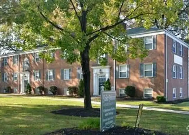 Property at 10302 Shaker Blvd, Cleveland, OH, 44104, 1 bed, 1 bath, [object Object]