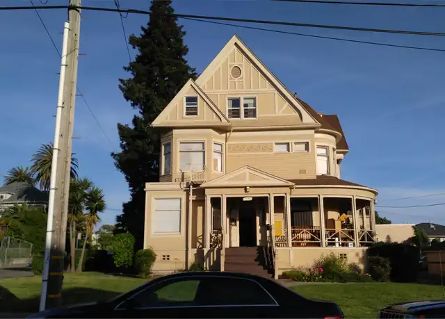 Property at 1746 10th Ave Unit 10, Oakland, CA, 94606, 0 beds, 1 bath, [object Object]