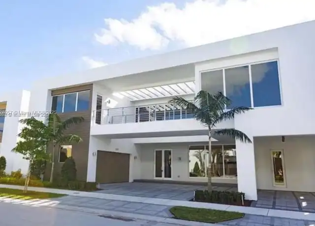 Property at 10250 NW 74th Ter, Doral, FL, 33178, 6 beds, 7 baths, [object Object]
