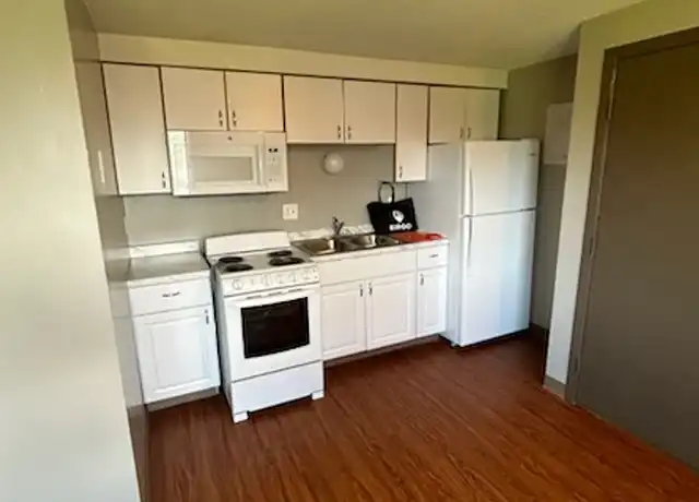 Property at Ashwood Crossing - 5724 Glendale Dr, Lockport, NY, 14094, 1 bed, 1 bath, Contact for Price
